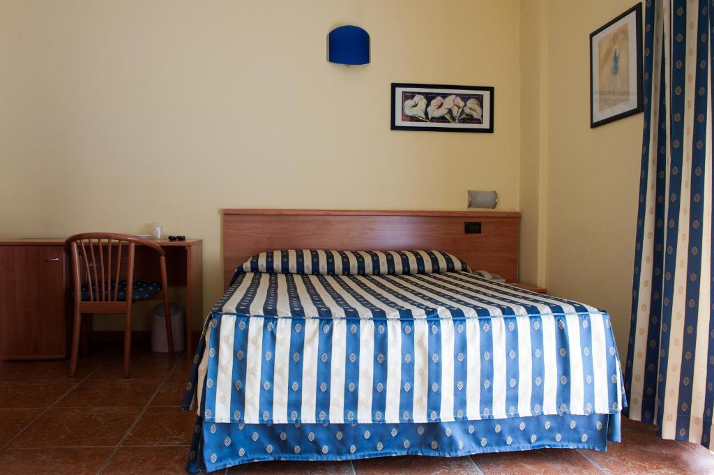 Hotel Blue Ribbon Vercelli Room photo